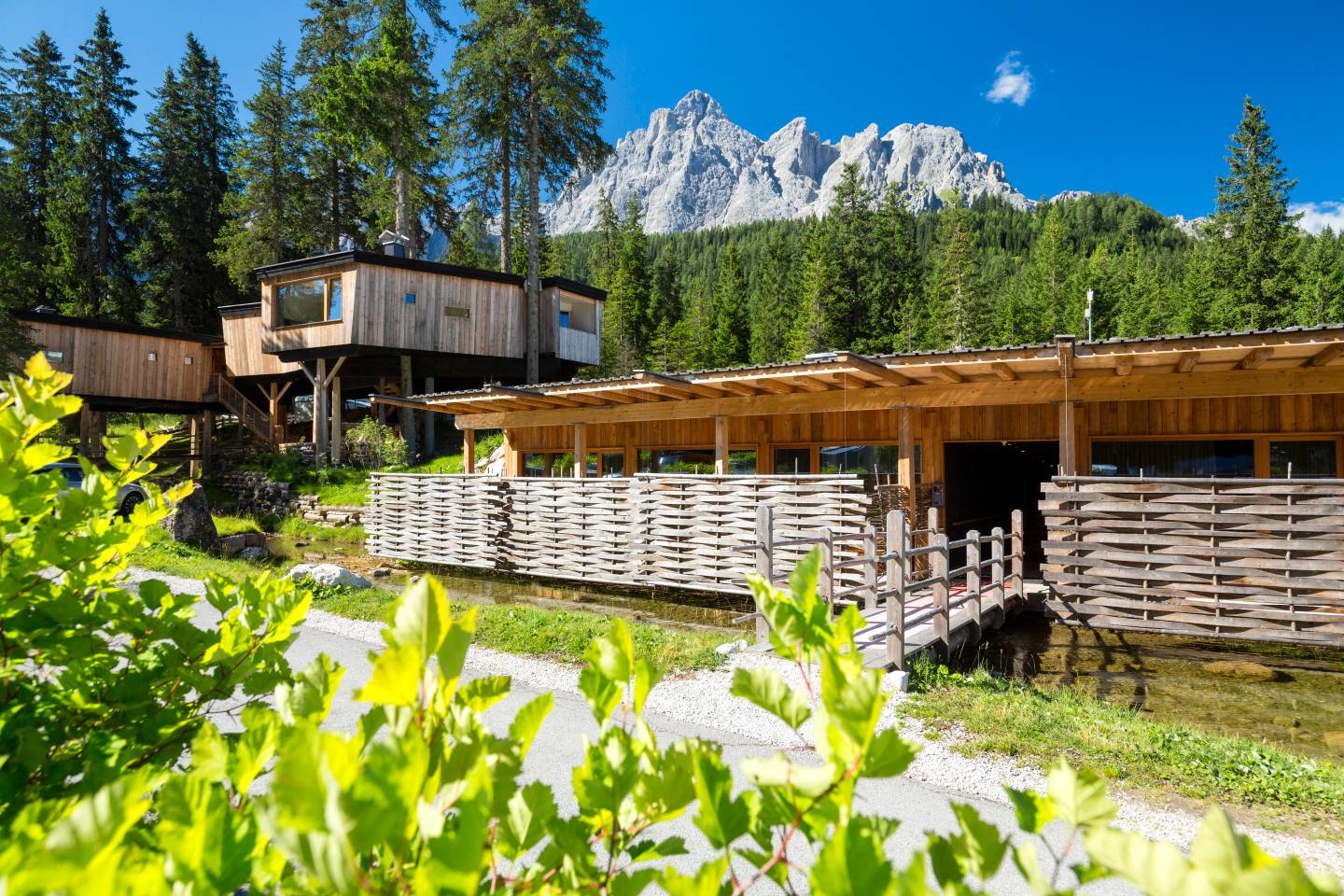 Holzhauser Lodge in Tirol mit Bergpanorama