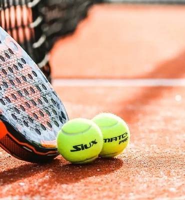 Padel tennis and more – sporting fun in Spain