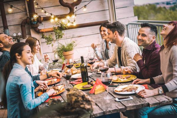 Familles nombreuses et amis