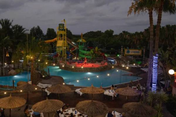 la Marina Pool am Abend