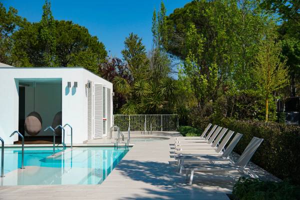 Aerial view of Union Lido Mare campsite with water slides, pools, and beach.