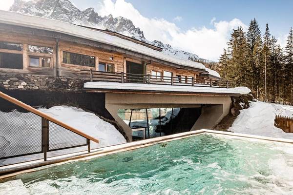 Caravanpark Sexten Whirlpool im Winter