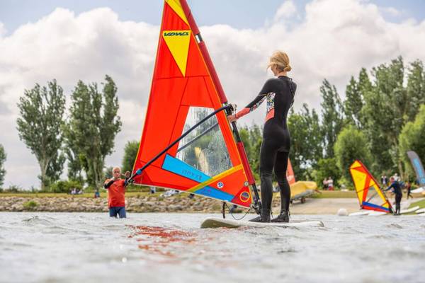 Wulfener Hals surfing class