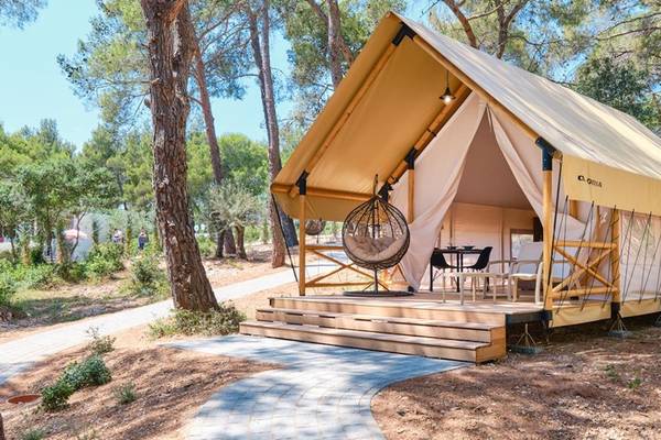Camping Cikat Glamping Päärchenzelt