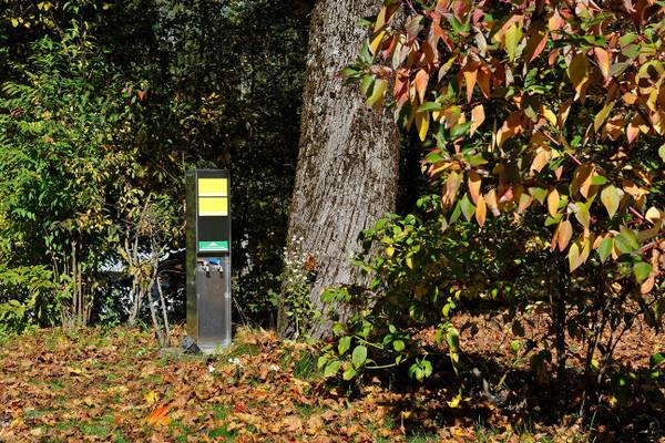 Recycling-Automaten zur Abfallentsorgung im Ferienparadies Natterer See.
