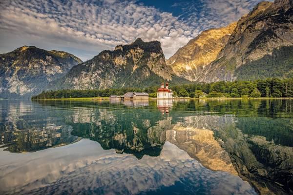 Camping Resort Allweglehen am See mit Bergen im Hintergrund