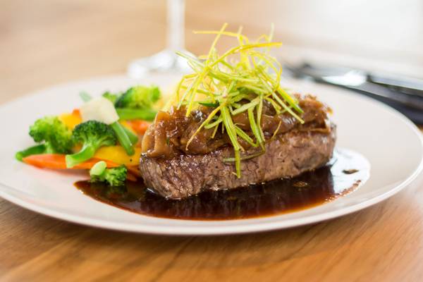 Wirthshof grilled onion roast beef