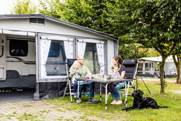 Wirthshof pitch with family