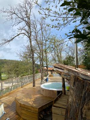 Campingplatz mit Hot Tub und Baumaussicht