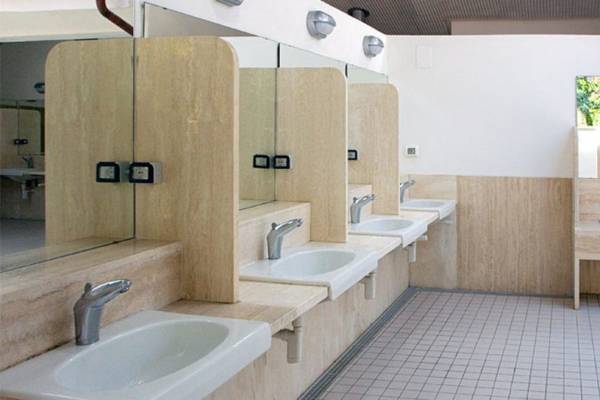 Parco delle Piscine sanitary inside