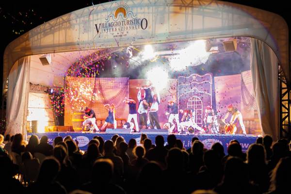 Villaggio Turistico Internazionale Show