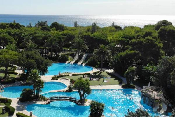 Playa Montroig pool
